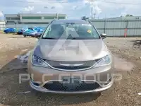 2017 Chrysler PACIFICA photo