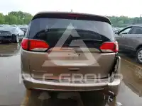 2017 Chrysler PACIFICA photo