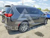 2017 Chrysler PACIFICA photo