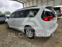 2017 Chrysler PACIFICA photo