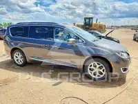 2017 Chrysler PACIFICA фото