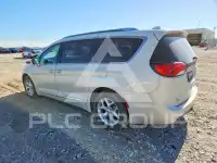2017 Chrysler PACIFICA photo