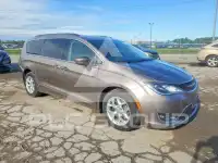 2017 Chrysler PACIFICA photo