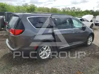 2017 Chrysler PACIFICA photo