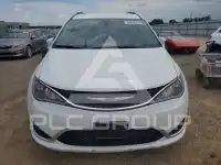 2017 Chrysler PACIFICA photo