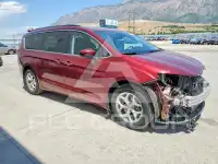 2017 Chrysler PACIFICA photo