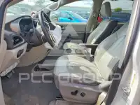 2017 Chrysler PACIFICA photo