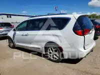2017 Chrysler PACIFICA фото