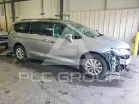 2017 Chrysler PACIFICA photo