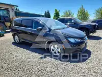 2017 Chrysler PACIFICA photo