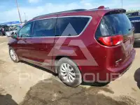2017 Chrysler PACIFICA photo