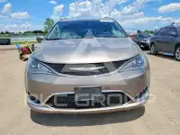 2017 Chrysler PACIFICA photo