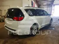 2017 Chrysler PACIFICA photo