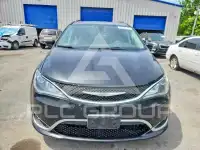 2017 Chrysler PACIFICA photo