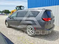2017 Chrysler PACIFICA photo