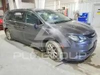 2017 Chrysler PACIFICA photo