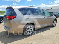 2017 Chrysler PACIFICA photo