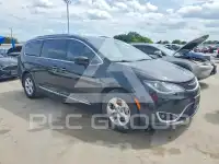 2017 Chrysler PACIFICA photo