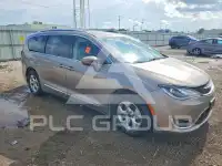 2017 Chrysler PACIFICA photo
