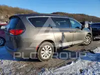 2017 Chrysler PACIFICA photo