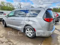 2017 Chrysler PACIFICA фото