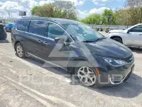 2017 Chrysler PACIFICA photo