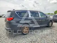 2017 Chrysler PACIFICA photo