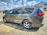 2017 Chrysler PACIFICA фото