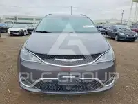 2017 Chrysler PACIFICA photo