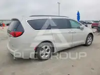 2017 Chrysler PACIFICA photo