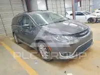 2017 Chrysler PACIFICA photo