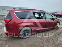 2017 Chrysler PACIFICA photo