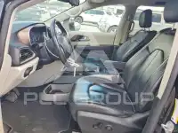 2017 Chrysler PACIFICA photo