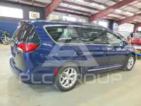 2017 Chrysler PACIFICA photo