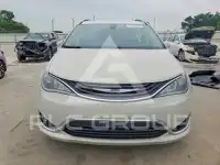 2017 Chrysler PACIFICA photo