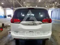 2017 Chrysler PACIFICA photo
