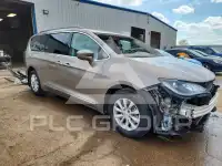 2017 Chrysler PACIFICA photo