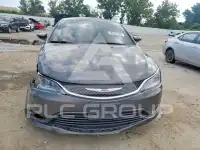 2017 Chrysler 200 photo