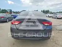 2017 Chrysler 200 photo