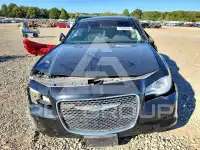 2017 Chrysler 300 фото