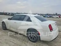 2017 Chrysler 300 photo