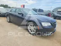 2017 Chrysler 300 фото