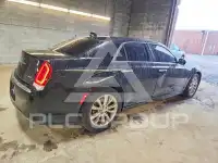 2017 Chrysler 300 photo
