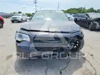 2017 Chrysler 300 фото