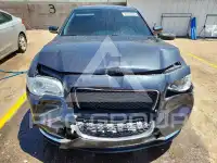 2017 Chrysler 300 photo