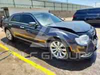 2017 Chrysler 300 photo