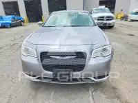2017 Chrysler 300 фото