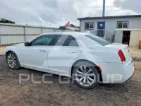 2017 Chrysler 300 фото