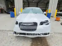 2017 Chrysler 300 photo