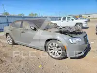 2017 Chrysler 300 фото